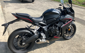 HONDA CBR650R E-Clutch 2026 RH17