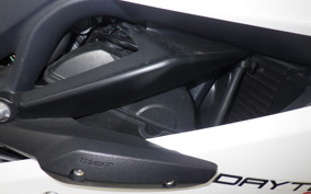 TRIUMPH DAYTONA 675 R 2015