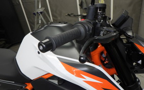 KTM 890 DUKE R 2021