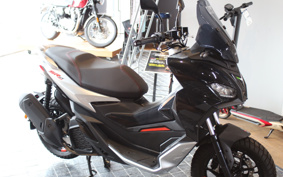 APRILIA SR GT 200