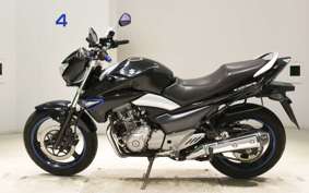 SUZUKI GSR250 2015