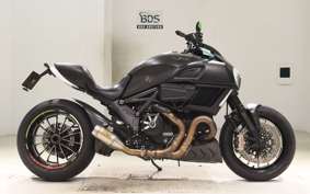 DUCATI DIAVEL 2015