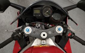 YAMAHA YZF-R1 195カ