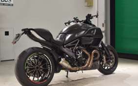 DUCATI DIAVEL 2015