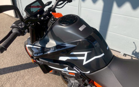 KTM 890 DUKE GP 2024 TU940