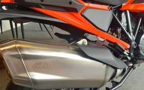 KTM 1290SUPERADO BENCH YAS 2025 V7940
