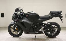 HONDA CBR600RR 2024 PC40