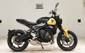 TRIUMPH TRIDENT 660 2025