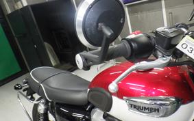 TRIUMPH BONNEVILLE T100 2022