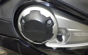 HONDA NM4 VULTUS -01 2015 RC82
