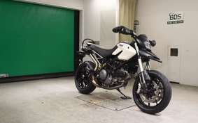 DUCATI HYPERMOTARD 796 2011