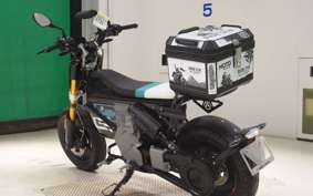 BMW CE-02