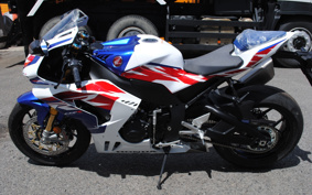 HONDA CBR1000RR-R 30TH 2023 SC82