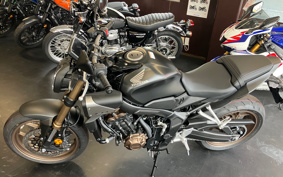 HONDA CB650R E-Clutch 2025 RH17