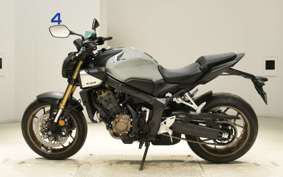 HONDA CB650R E-Clutch 2024 RH17