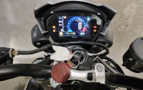 TRIUMPH STREET TRIPLE R 2019 HDA434