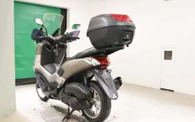 YAMAHA N-MAX