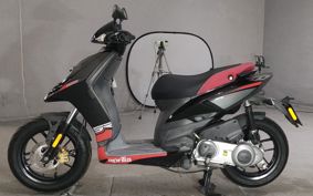 APRILIA SR MOTARD125 ..