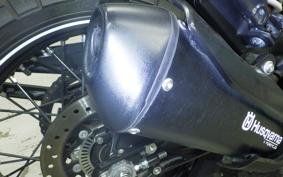 HUSQVARNA SVARTPILEN 401 2022