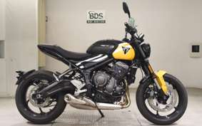TRIUMPH TRIDENT 660 2026