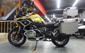BMW R1250GS 2023 0M01
