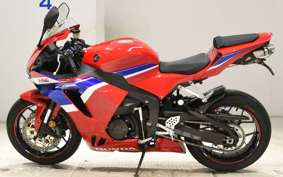 HONDA CBR600RR 2024 PC40