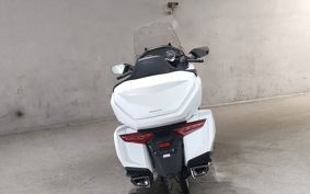 HONDA GL1800 TOUR DCT SC79