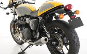 TRIUMPH STREET CUP 2017 DAD77G