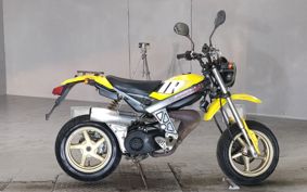 SUZUKI STREET MAGIC CF12A