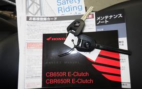 HONDA CB650R E-Clutch 2025 RH17