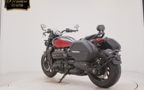 TRIUMPH ROCKET III GTストーム 2025