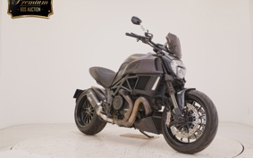 DUCATI DIAVEL 2015
