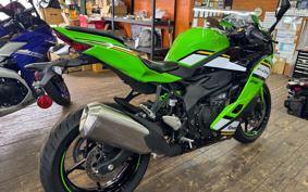 KAWASAKI NINJA ZX-4RR KRT ED 2025