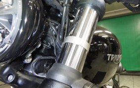 TRIUMPH BONNEVILLE BOBBER 2022