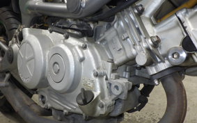 HONDA VTR 250 2024 MC33