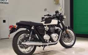 TRIUMPH BONNEVILLE T120 2025