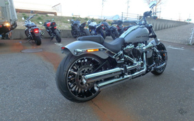 HARLEY FXBR 2025 YEZ
