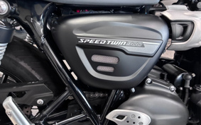 TRIUMPH STREET TWIN 2023 DAD74G