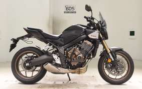 HONDA CB650R E-Clutch 2025 RH17
