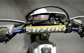 SUZUKI DR250R SJ45A