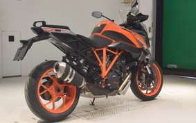 KTM 1290 SUPER DUKE GT 2022