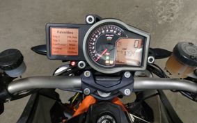 KTM 1290 SUPER DUKE R 2015 V3940