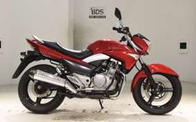 SUZUKI GSR250