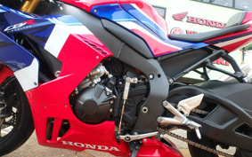 HONDA CBR1000RR-R FB SP 2020 SC82