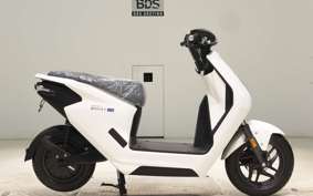 HONDA EM1 e: EF16