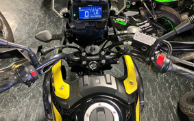 SUZUKI STROM 250 DS11A