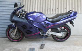 SUZUKI RF900R 1995 GT73A