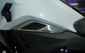 HONDA NM4 VULTUS -01 2014 RC82