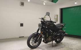 HUSQVARNA SVARTPILEN 401 2025