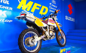 SUZUKI DR250 R SJ45A
